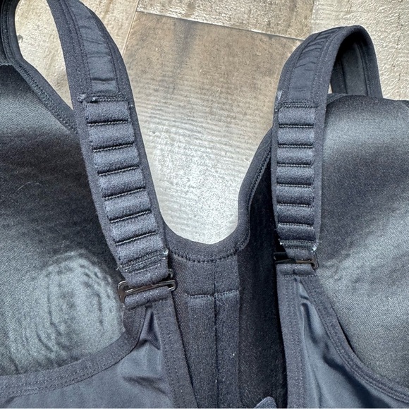 Livi Active Black and Pink Sports Bra with Asymmetrical Design - Picture 5 of 12